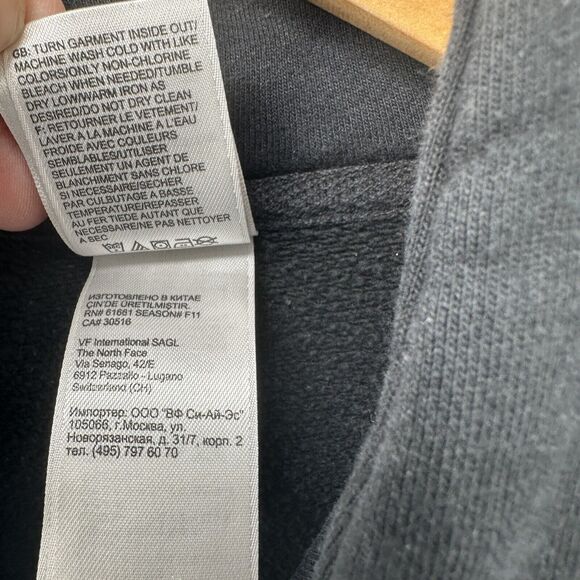 The North Face Hoodie Womens Medium Short RUNS PETITE Outdoors Black Pullover - Picture 5 of 7
